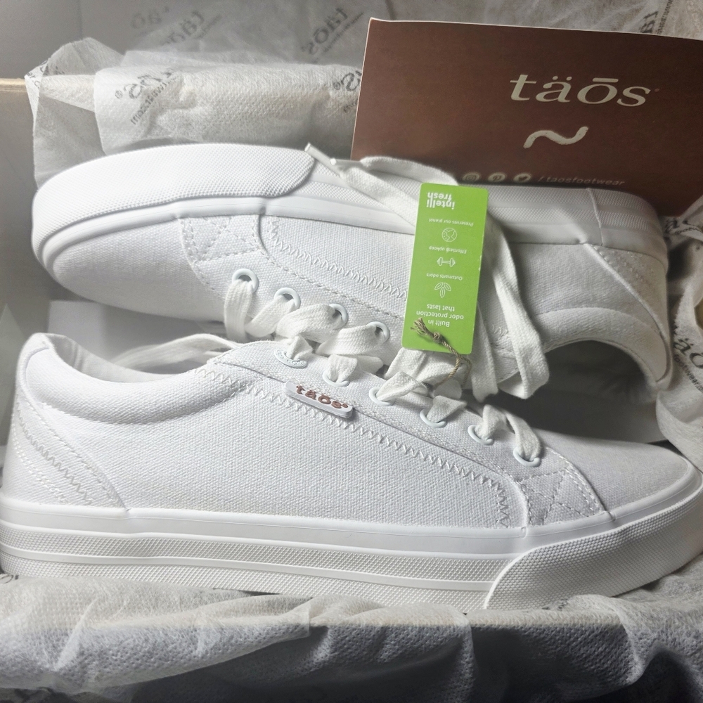 Taos Plim Soul Ladies Canvas Sneakers  U. S 8.5 M New in Box